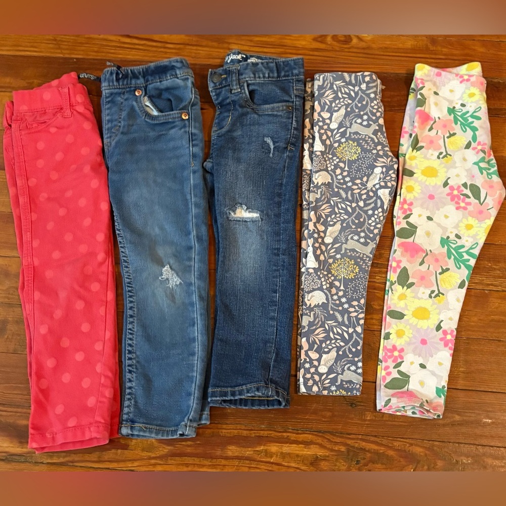 5 pairs of 3t pants (jeans and leggings)